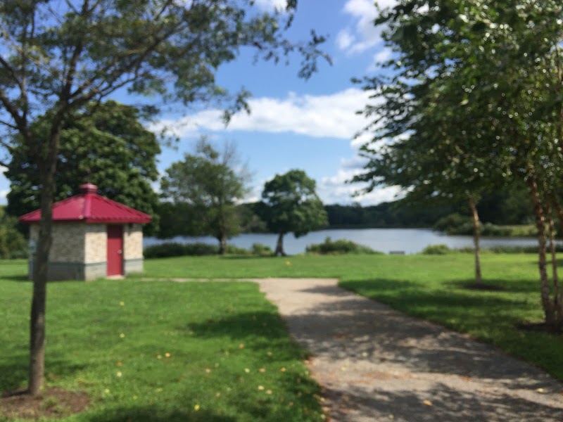 Rosedale Lake Parking Area: Lawrence Hopewell Trail - Pennington, NJ