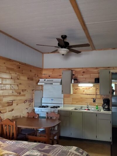 Fox River Motel - Seney,