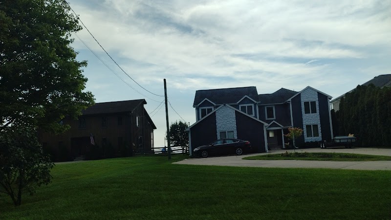 Veterans Memorial Park Parking - St Clair Shores,