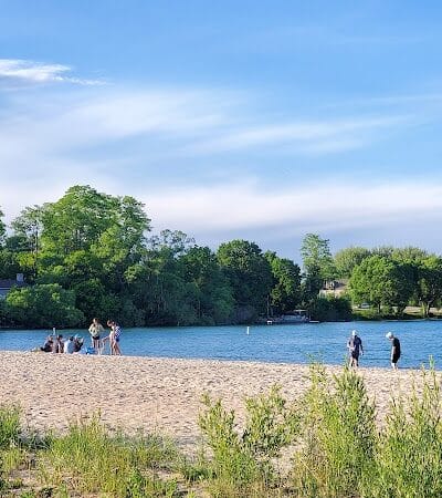 Suttons Bay Beach - Suttons Bay,