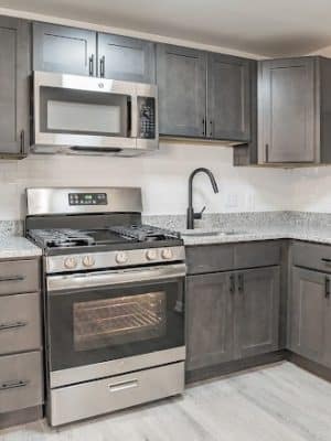 Raleigh Court Apartments