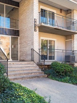 Raleigh Court Apartments