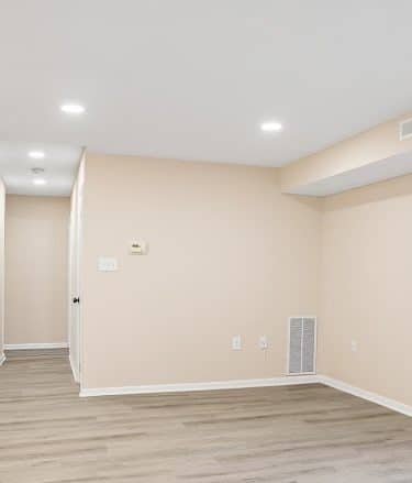 Raleigh Court Apartments