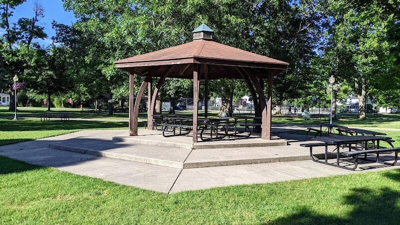 Wayland City Park - Wayland,