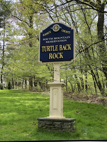 Turtle Back Rock Parking