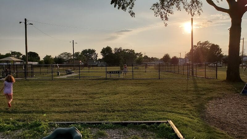 Wyandotte Dog Park - Wyandotte,
