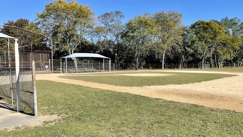 John D Caemmerer Park - Albertson, NY
