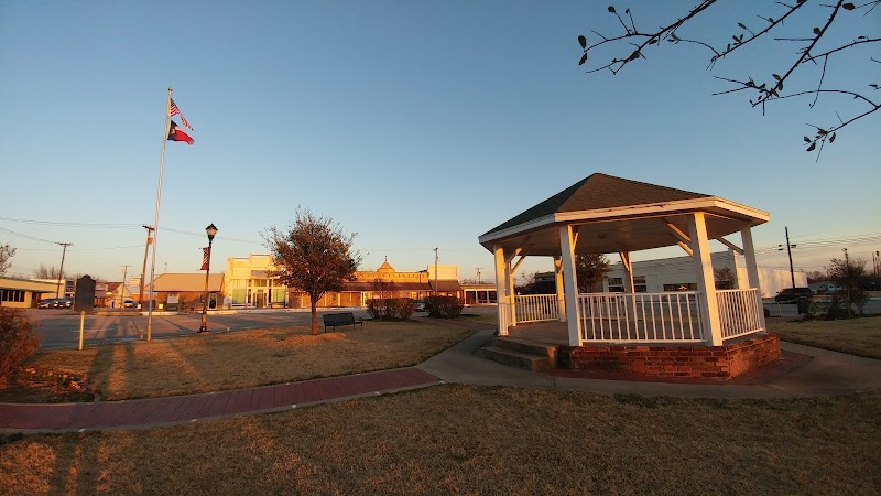 Alvarado Square - Alvarado, TX