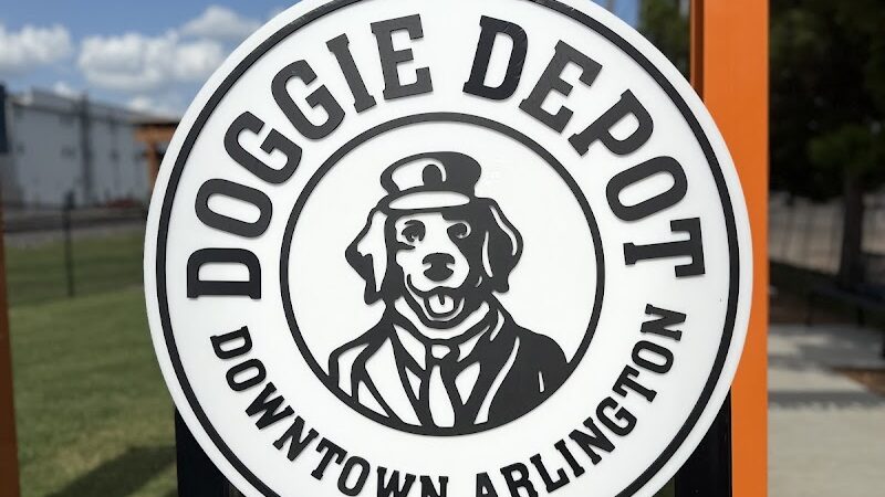 Downtown Arlington Doggie Depot - Arlington, TX