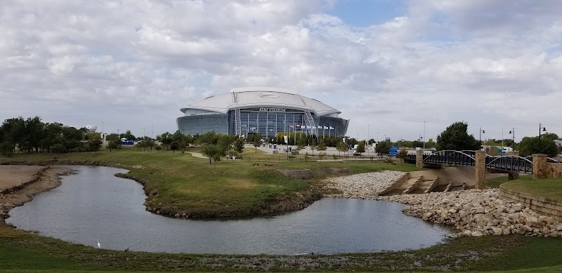 Dr. Robert Cluck Linear Park - Arlington, TX