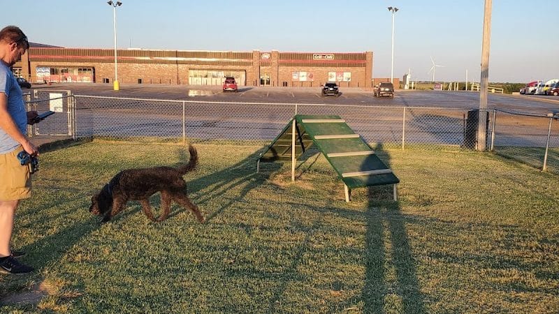 OnCue Truck Stop And Dog Park - Billings, OK