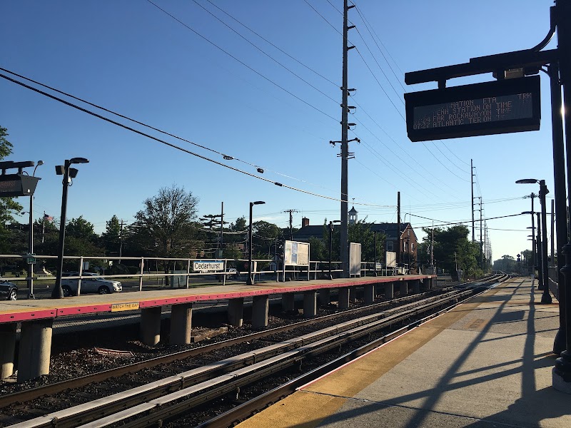 Cedarhurst LIRR Station Parking 6 - Cedarhurst, NY