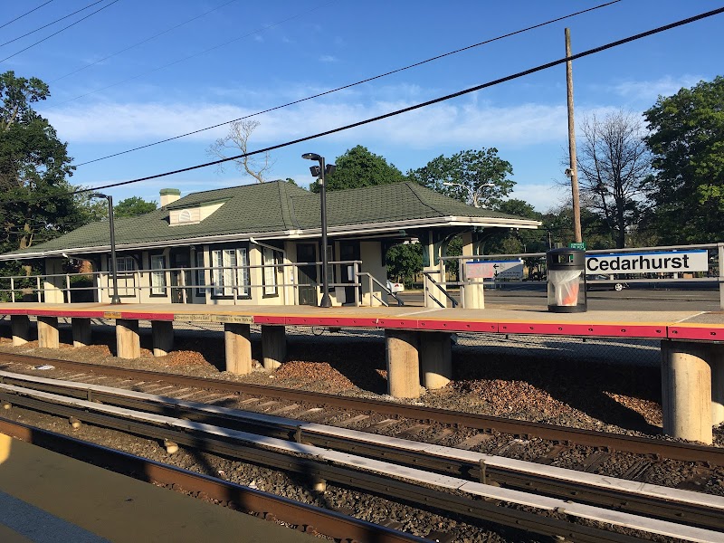 Cedarhurst LIRR Station Parking 6 - Cedarhurst, NY