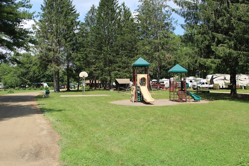 Nickerson Park Family Campground - Chaplin, CT