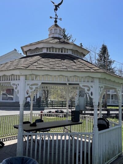 Veterans Memorial Centre Park - Cobleskill, NY
