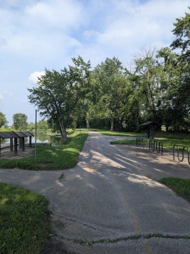 Hennepin canal parkway trailhead