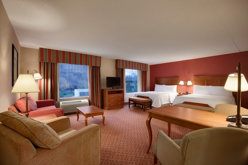 Hampton Inn & Suites Hartford/East Hartford - East Hartford, CT