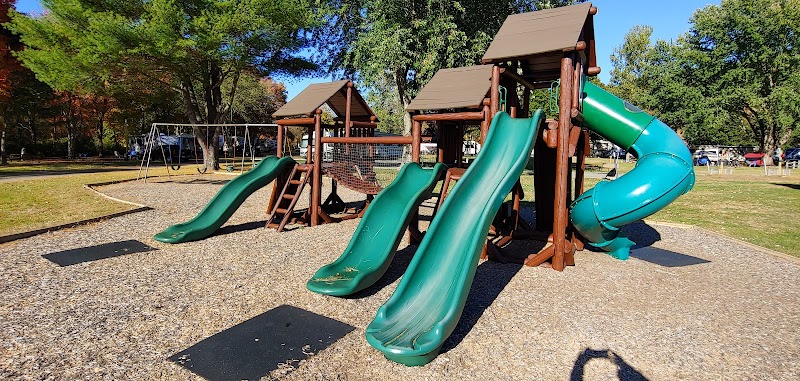 Charlie Brown Campground - Eastford, CT