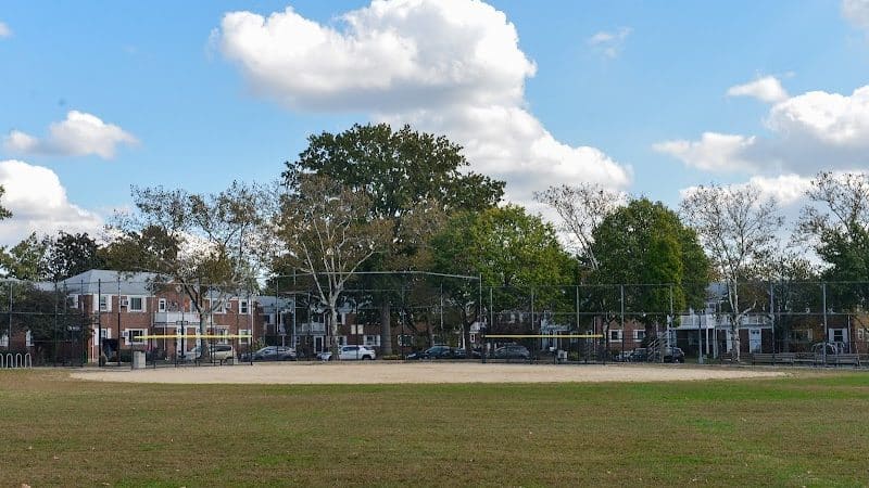 Glen Oaks Oval - Glen Oaks, NY