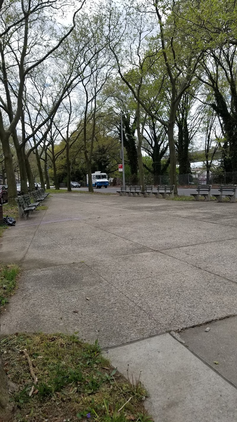 Foch Sitting Area - Jamaica, NY