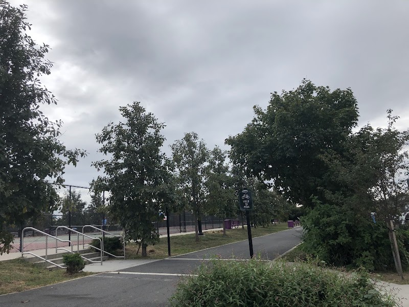 Berry Lane Park Dog Run - Jersey City, NJ