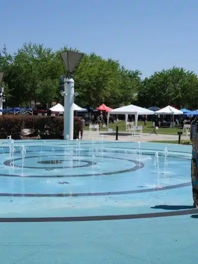 Park Square - Lithia, FL