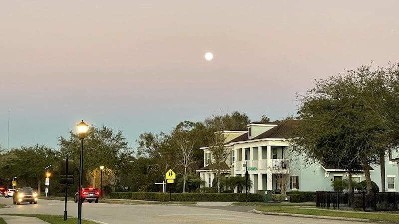 Park Square - Lithia, FL