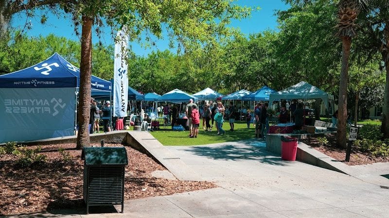 Park Square - Lithia, FL