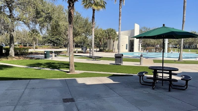 Park Square - Lithia, FL