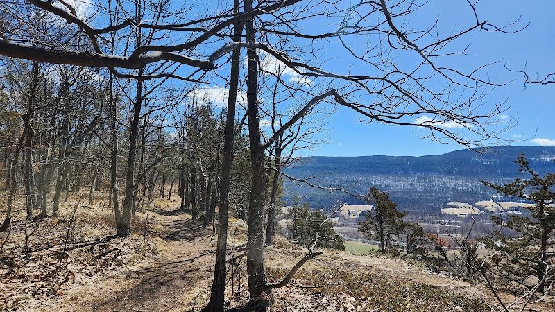 Vroman's Nose Hiking Trail - Middleburgh, NY
