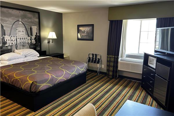 Super 8 by Wyndham Mound City - Mound City, MO