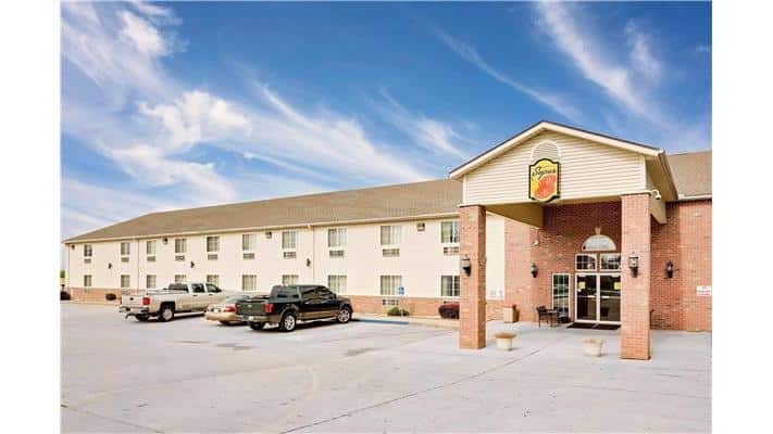 Super 8 by Wyndham Mound City - Mound City, MO