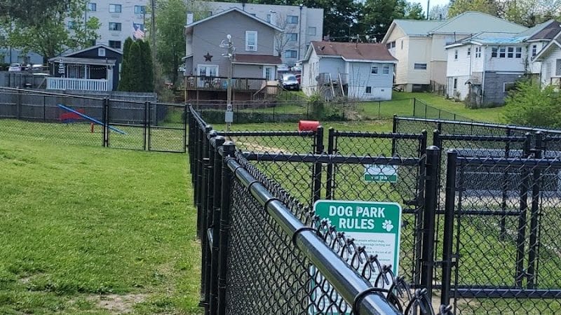 Oak Hill Dog Park - Oak Hill, WV