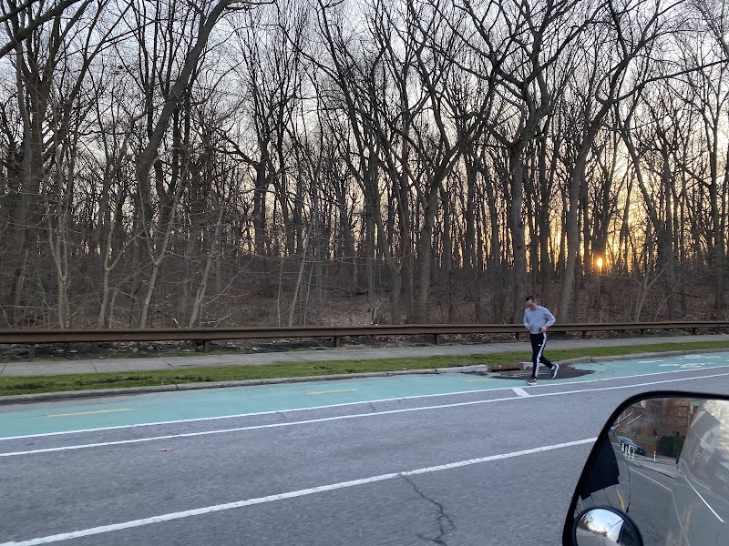 Cunningham Park Mountain Bike Trailhead - Oakland Gardens, NY