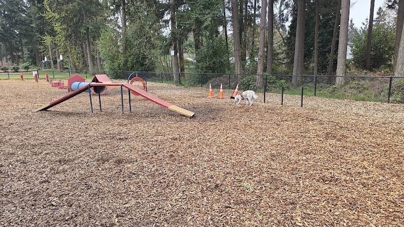 Rainier Woods Off-Leash Dog Park - Puyallup, WA