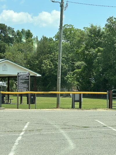 Robbin Heights Park - Raeford, NC
