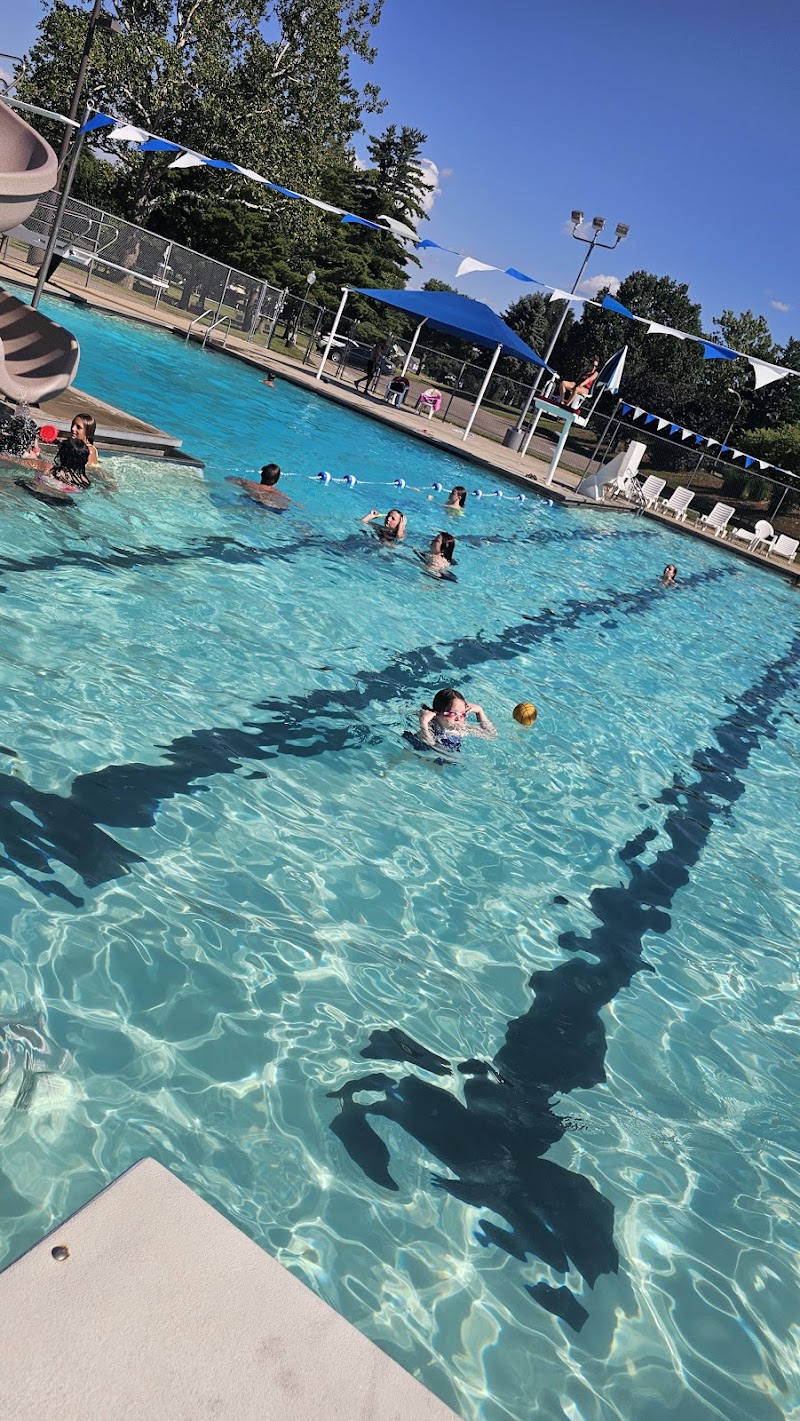Roanoke Park Swimming Pool - Roanoke, IL