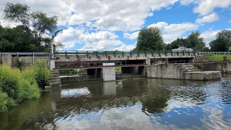 Hennepin Canal Feeder Bike Trail - Rock Falls, IL