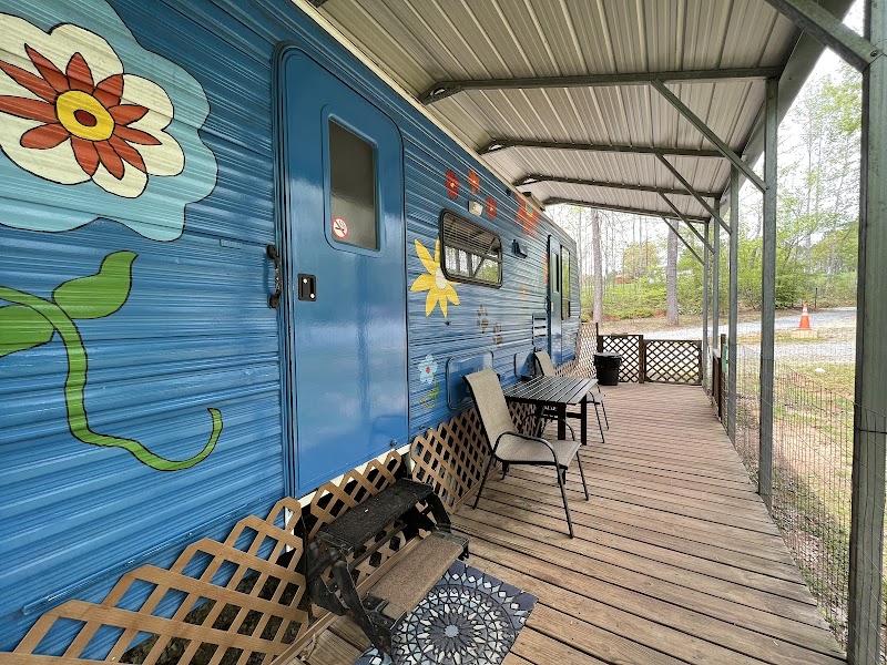 Four Paws Kingdom Campground & Dog Retreat