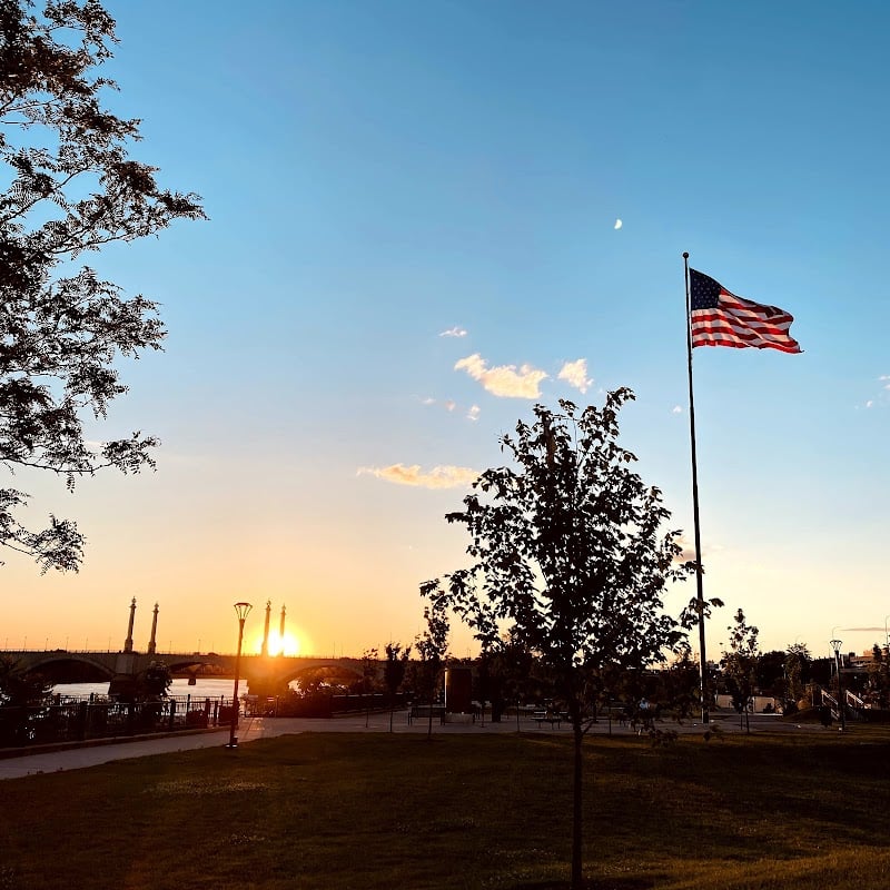 Connecticut River Walk and Bikeway - Springfield, MA