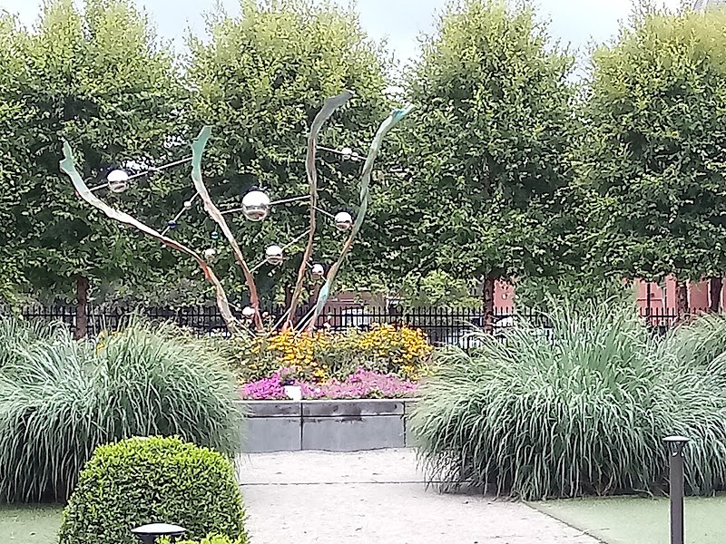 Leonardo da Vinci Park - Springfield, MA