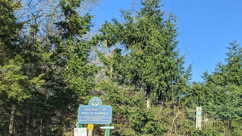 Fifty-Foot Cliff Preserve Trailhead - Storrs, CT