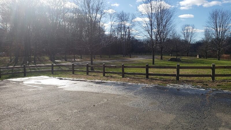 Twin Brooks Park - Parking Lot - Trumbull, CT