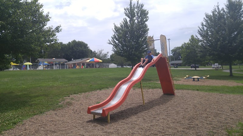Vandalia Pool And Tri-County Park - Vandalia, MO