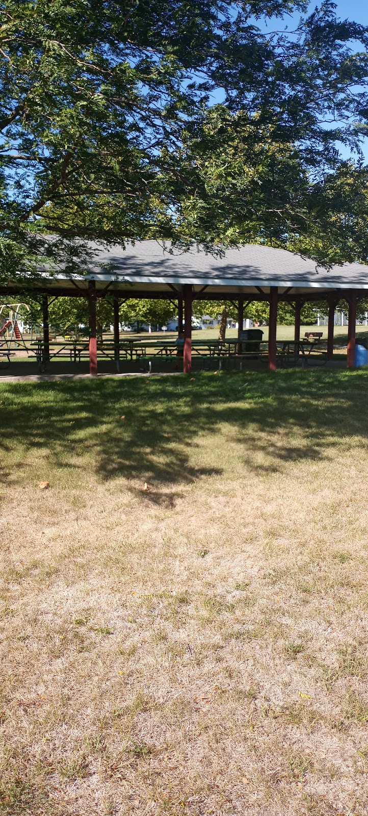 Vandalia Pool And Tri-County Park - Vandalia, MO