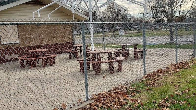 Vandalia Pool And Tri-County Park - Vandalia, MO