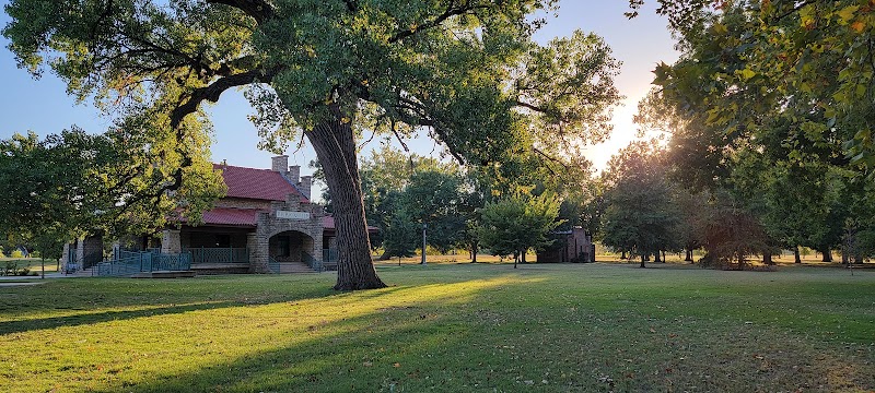 Park Villa - North Riverside park - Wichita, KS