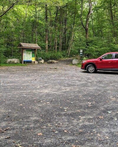 Norwalk River Valley Trail - North Parking - Wilton, CT