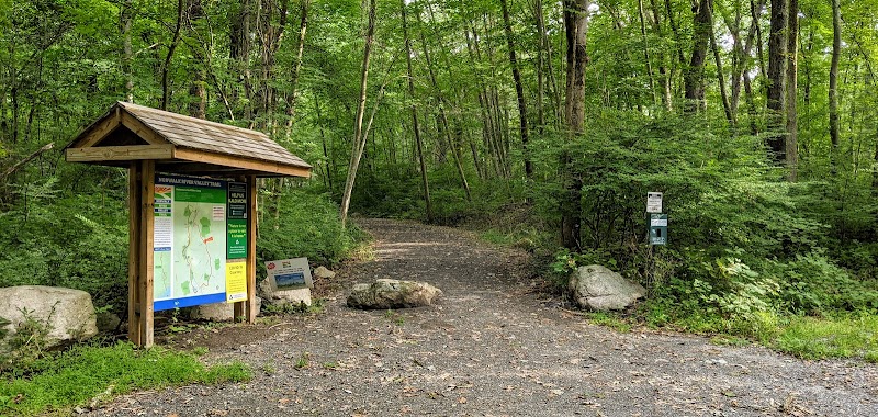 Norwalk River Valley Trail - North Parking - Wilton, CT