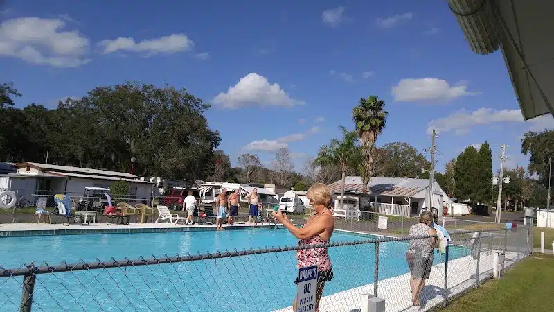 Ducky's Day Off RV Park - Zephyrhills, FL